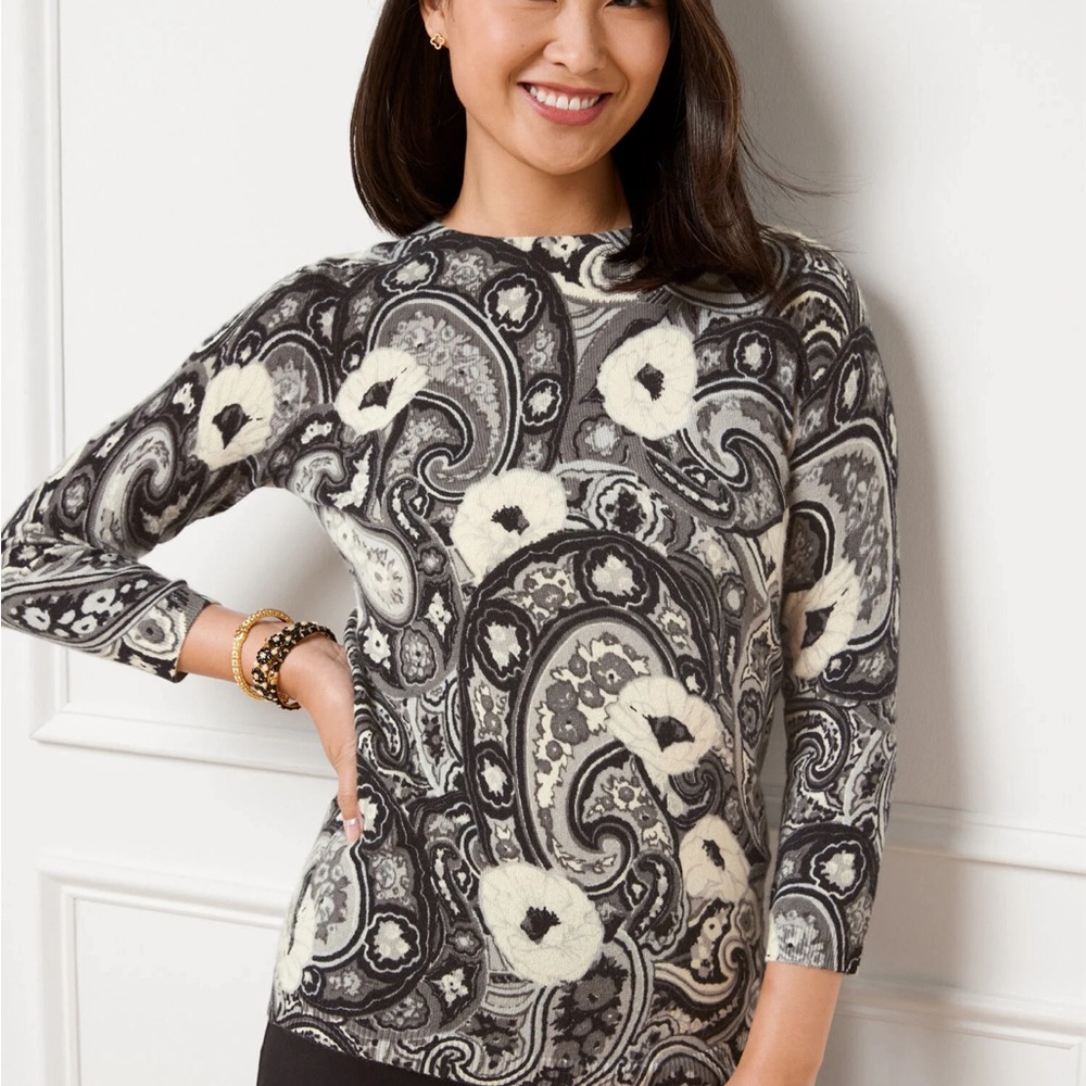 Audrey 100% cashmere sweater in stunning abstract black and white paisley print.